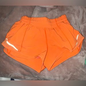 Lululemon Hotty Hot 2.5” Shorts
